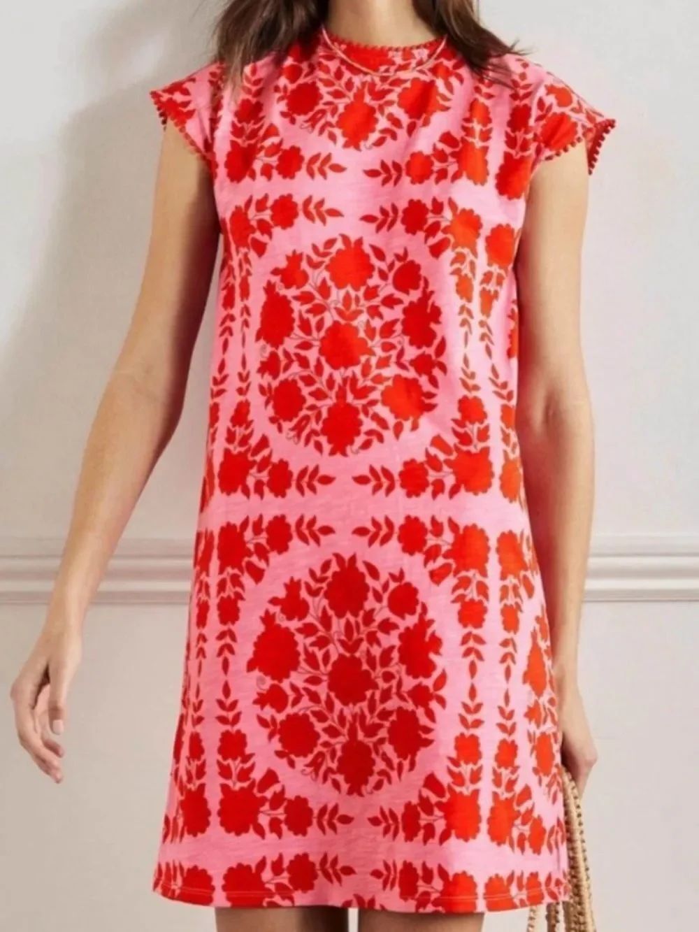 BODEN Floral Print Detailed Trim Tshirt Dress
BB4